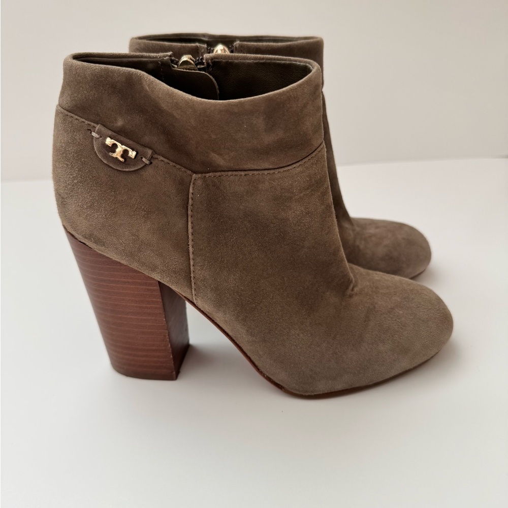 Tory Burch Fulton Suede Booties size 7.